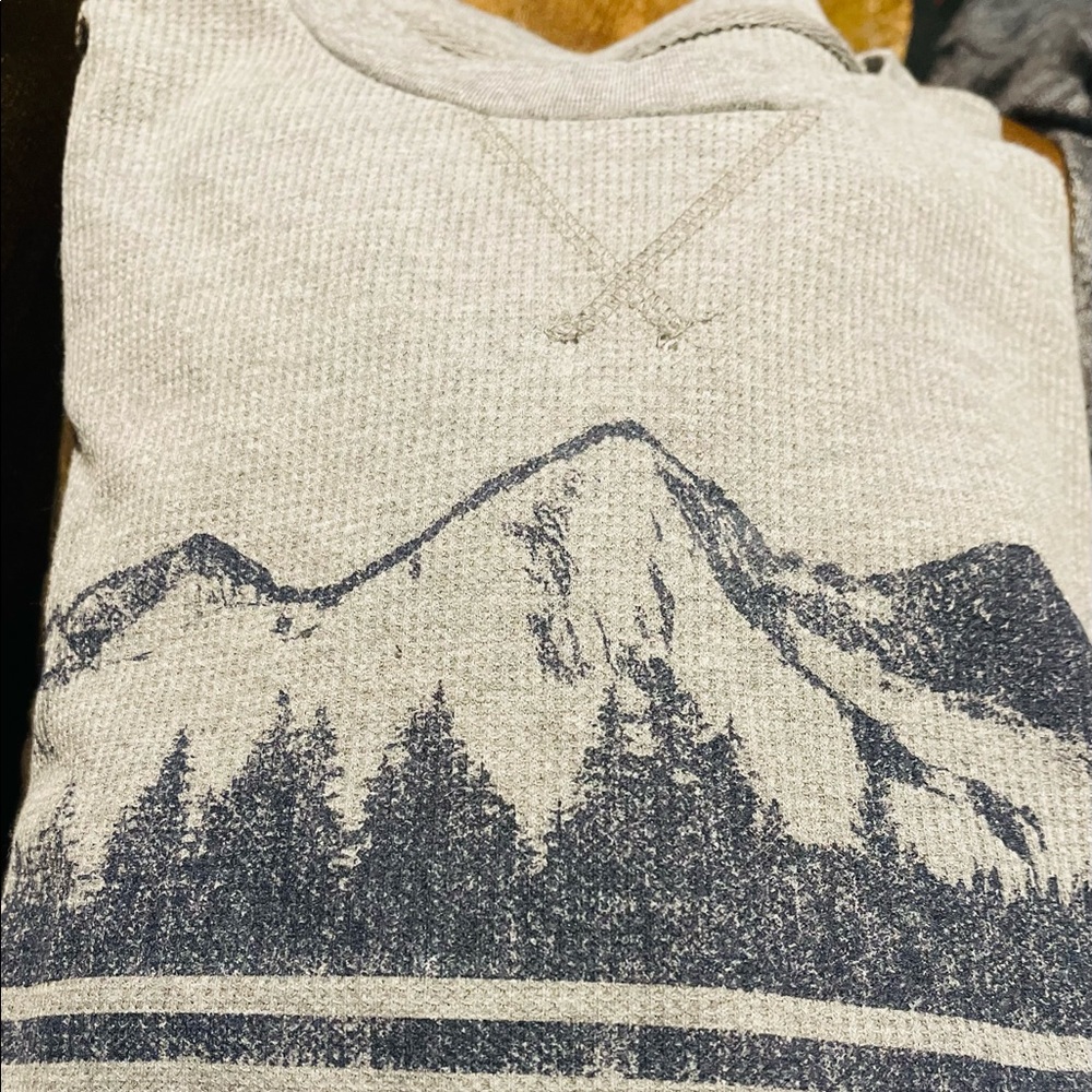 Old navy Men’s small long sleeve shirt